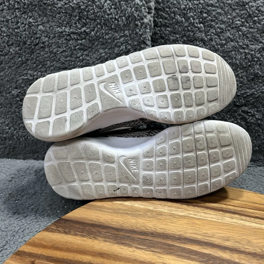 Nike Roshe 599728-041 Light Bone Cobble Stone Shoes Women's Size 6.5 Kids‎ 5Y